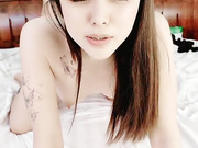 骚女玩弄男主蛋蛋被刺激的高潮不间断深插