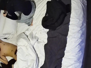 大学城民宿无敌的邻家清纯系长发女生 被男友扣逼到发软 把男友口硬 阴唇好大 女上位到高潮 1