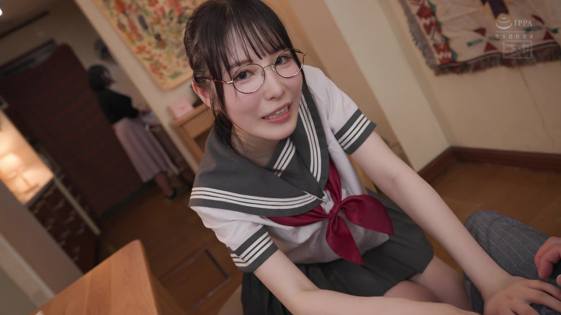 HMN-898 彼女の妹に愛され過ぎてこっそり子作り10発精子搾りとられた僕 香水じゅん - 1of5