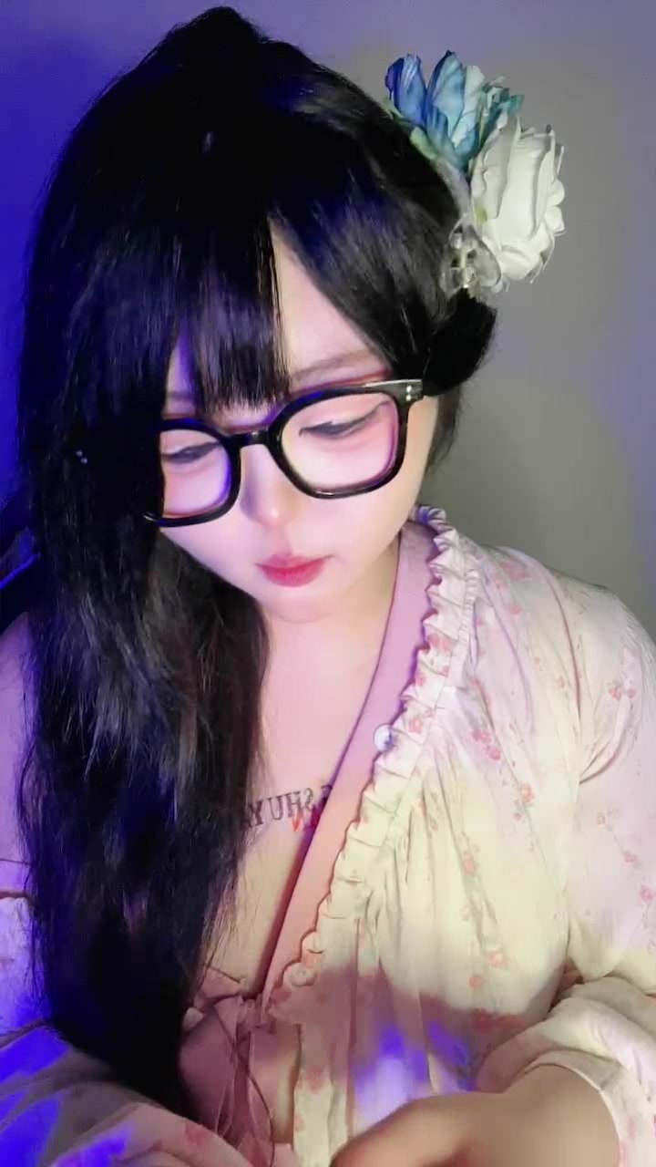 cosplay圈【魅魔的夜晚】道具喷水~翻白眼~终于被操 (6)