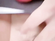 要来见你当然要穿凉快点啦不凉快点怎么让你操你不就喜欢这样骚逼嘛