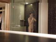 酒店偷拍貌美好身材美女洗澡貌似旁边还等着个男的洗完澡等着开干