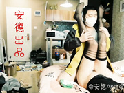 国产比女人还美的CD安德勾引矮胖的美团外卖小哥 黑丝大长腿拉进门就强干