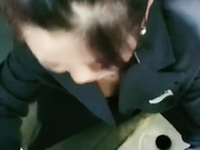 骚女来袭跑进男厕所里自慰勾搭隔壁入厕大哥