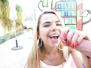 金发少女阿丽娜·韦斯特与迈克·阿德里亚诺肛交