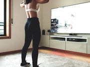 媚黑女私教 客户家中享受黑鬼的大屌 精液喷满肥臀