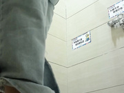 某大型商場公共衛生間拍攝到的各式美女少婦如廁 有個微胖的熟女小姐姐把逼分開擦了又擦 看得欲火焚身 1080P高清原版