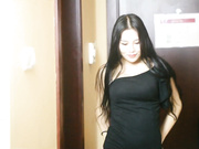 精品推薦 身材非常棒的兼職野模酒店超大尺度私拍 擺出各種姿勢挑逗受不了被攝影師潛規則玩穴 1080P高清原版