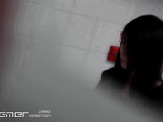 最新流出某高校公共衛生間多視角拍攝各式學妹如廁 好多年輕漂亮氣質美女絕對誘惑～1080P超清