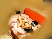 主題酒店情趣房拍攝到的某學院熱戀小情侶周末開房愛愛 主動女上騎坐雞巴上扭動 太爽了 表情淫蕩 露臉高清