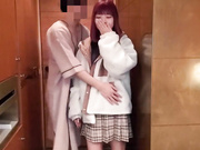 精品推薦 紅頭發不良叛逆妹子酒店兼職服務大款公子哥 跪舔雞巴翹臀後入連續幹2炮直接累趴下了 無套中出內射 720P高清原版