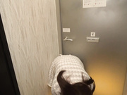 [KNMB-098] 【完生妻】生不倫希望タダまん妻 さつき（結婚6年目） 椎木さつき - 1of5