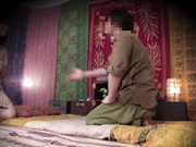 [HEZ-801] 無料体験モニターに騙された人妻隠し撮り 高級タイ古式マッサージで美人妻に中出し！12名3 - 3of5