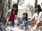 [OYC-267] 仲良し夫婦3組が嫉妬につぐ嫉妬で、楽しかったはずのBBQがまさかの泥沼スワッピングに！【破解】 - 1of5