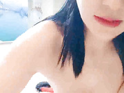 丝袜高跟露脸吸精少妇激情啪啪大秀直播，跟狼友撩骚互动听指挥，口交大鸡巴乳交样子好骚，多体位爆草蹂躏