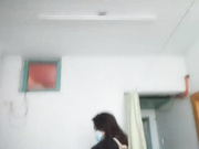 探访按摩店：城中村内找了一个轻熟女，直接无套乱艹，太爽了，没艹几下就内射了！