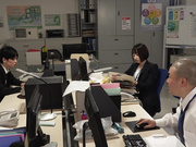 HUNTC-499 無自覚に男を勃起させる罪な女の気まぐれ手コキ。  かたよせ萩花 小島みこ 森あやみ 雲母そら - 4of5