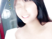 9月最新骚气两姐妹，三妹婴儿肥甜美萝莉，逼超级嫩！二姐是个超级有韵味的漂亮爆乳少妇，两个人被轮流操，竟然还互舔舌吻