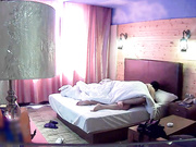 中午休息和老婆刚离异的大奶闺蜜旅馆开房啪啪内射她一逼720P无水印