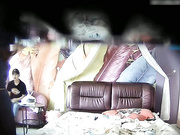 艺术主题宾馆周末大学生情侣开房滾床单打情骂俏缠绵做爱还互相玩盖红戳 大家应该懂什么意思吧？哈哈