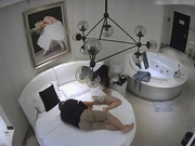 豪华套房高颜值性感美女竟和猥琐胖男酒店开房,操的花样还真多