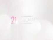 淫荡妻子用美足撸射丈夫的鸡巴