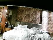 周末休息出来开房打炮的大学生情侣很激情妹子大姨妈还没走干净垫着护垫呢就被强行扒光了啪啪啪