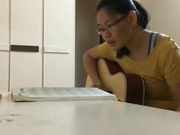 禽兽音乐老师教少妇学员弹吉它搞到别人的奶子上脱了衣服按在椅子上啪啪