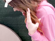 Mofos -小美女alex Blake用野战代替面试